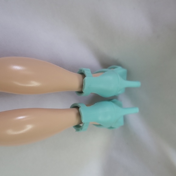 Rainbow High Daphne Minton Doll Adult Owned Great Condition 11" - Picture 10 of 14